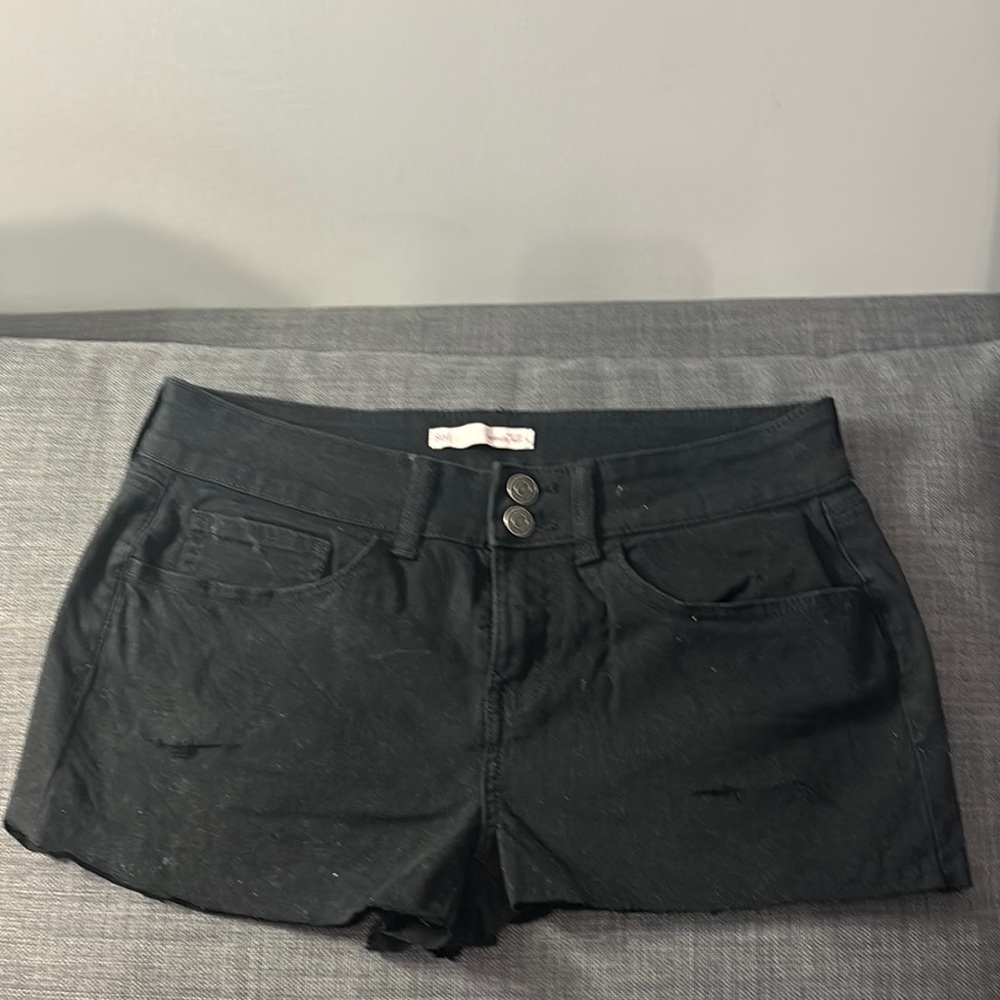 SO Black Low Rise Waist Shorts